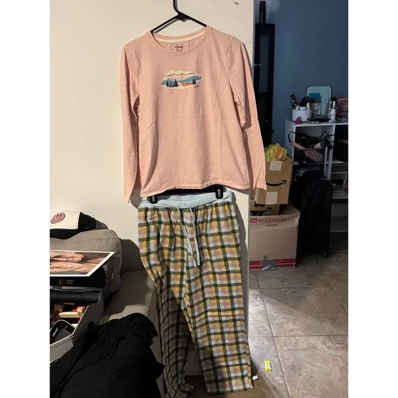 LL Bean Womens Pajama Set Peach Graphic Long Sleeve Top Plaid Pants Small - Picture 1 of 3
